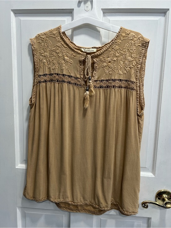 Solitaire Tops - SOLITAIRE Embroidered Floral Bohemian Boho Camel Tank Top SIZE LARGE Pre Loved